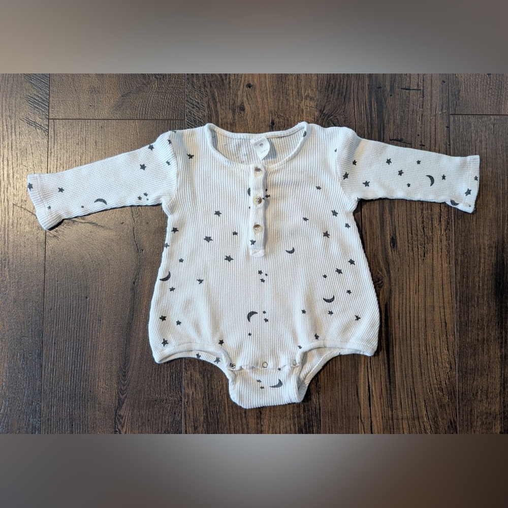 Kate Quinn Moon and Stars Henley Bubble Romper Size 12-18 Mo.